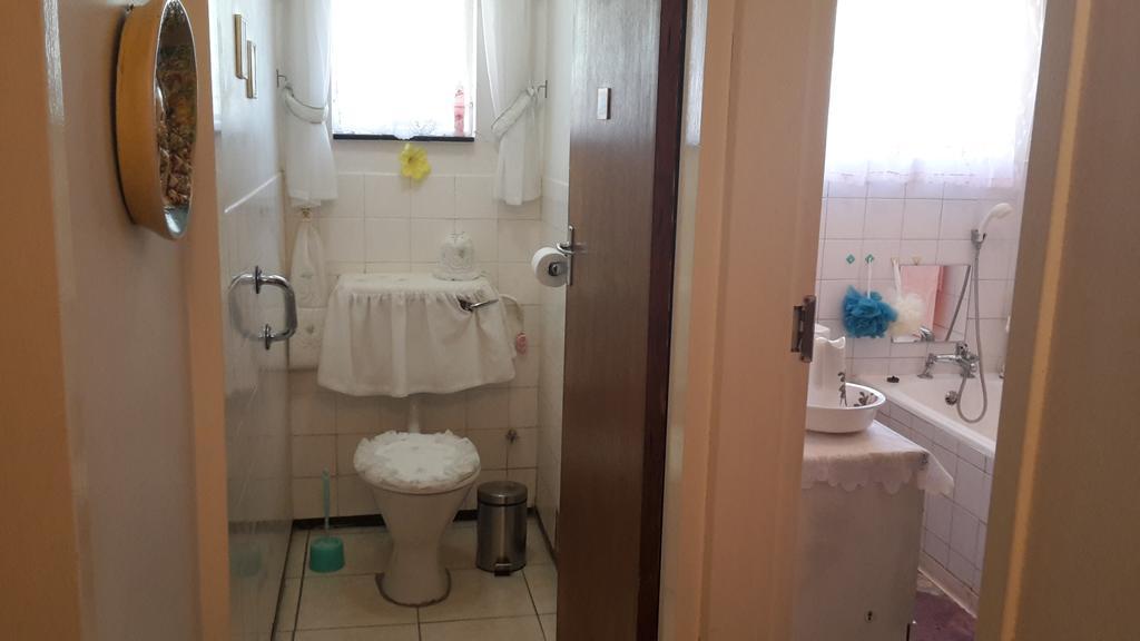 Heila'S In House Family Room-Homestay! Bloemfontein Bagian luar foto